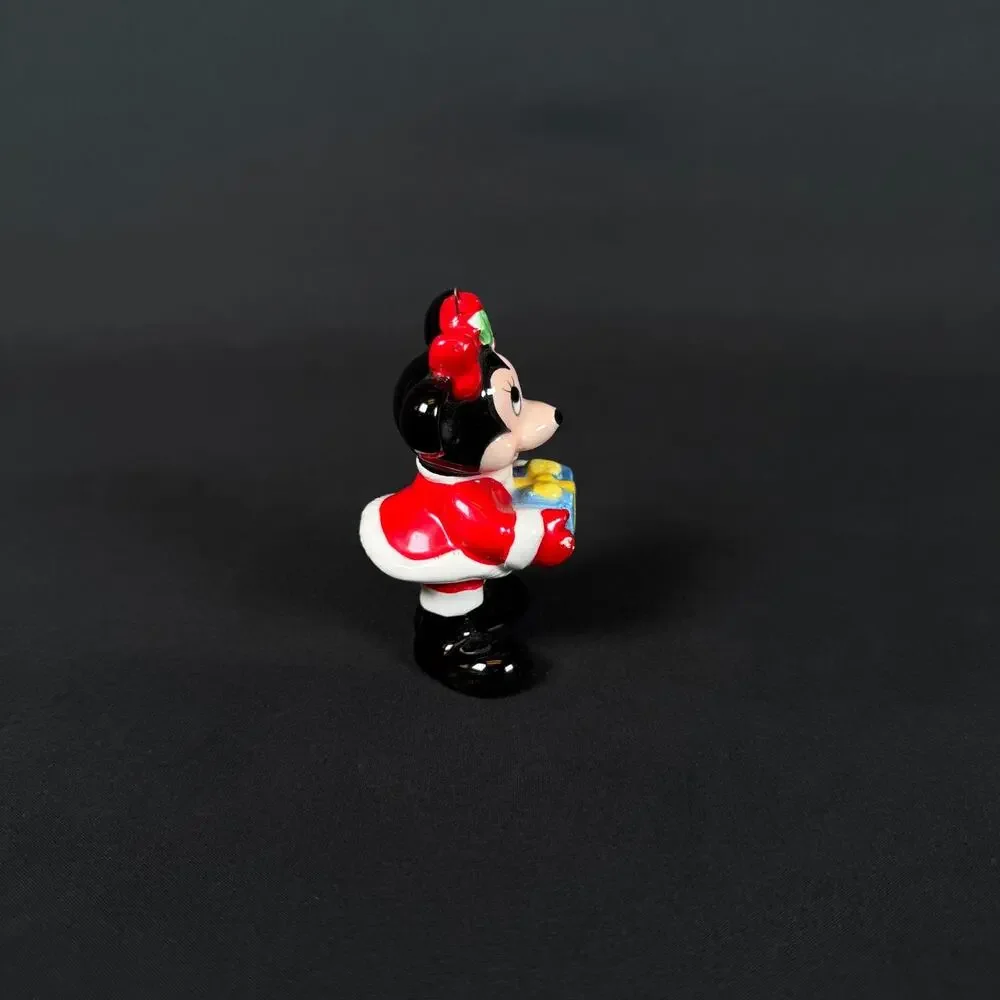 Mickey Minnie Mouse Caroling 3